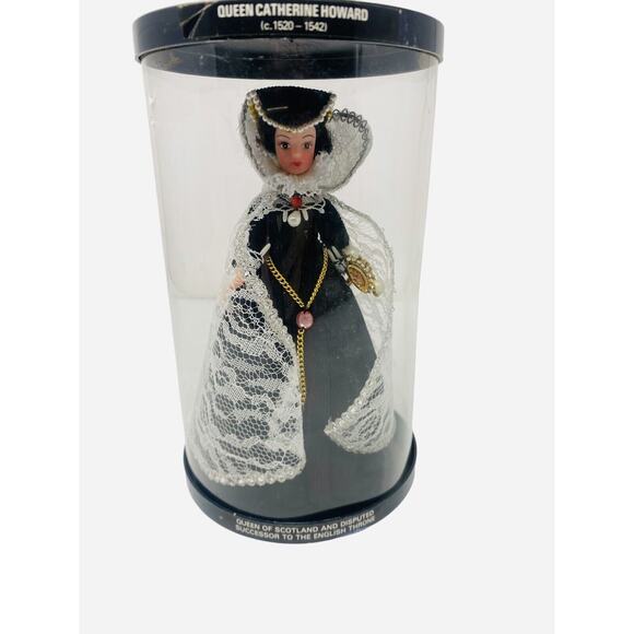 vintage RARE Peggy Nisbet Doll Mary Queen of Scotland In Case 9 Inches - Picture 1 of 8